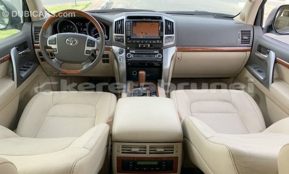 Buy Import Toyota Land Cruiser White Car in Import - Dubai in Belait Buy Import Toyota Land Cruiser White Car in Import - Dubai in Belait