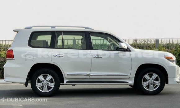 Buy Import Toyota Land Cruiser White Car in Import - Dubai in Belait Buy Import Toyota Land Cruiser White Car in Import - Dubai in Belait
