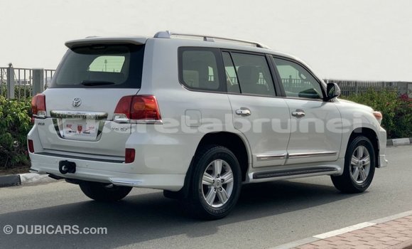 Buy Import Toyota Land Cruiser White Car in Import - Dubai in Belait Buy Import Toyota Land Cruiser White Car in Import - Dubai in Belait