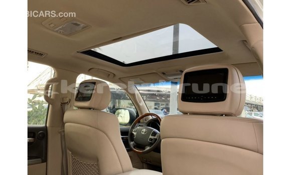 Buy Import Toyota Land Cruiser White Car in Import - Dubai in Belait Buy Import Toyota Land Cruiser White Car in Import - Dubai in Belait
