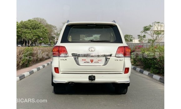 Buy Import Toyota Land Cruiser White Car in Import - Dubai in Belait Buy Import Toyota Land Cruiser White Car in Import - Dubai in Belait