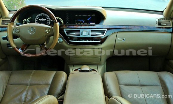 Buy Import Mercedes-Benz 200 Blue Car in Import - Dubai in Belait Buy Import Mercedes-Benz 200 Blue Car in Import - Dubai in Belait