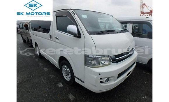 Buy Import Toyota Regius White Car in Import - Dubai in Belait Buy Import Toyota Regius White Car in Import - Dubai in Belait