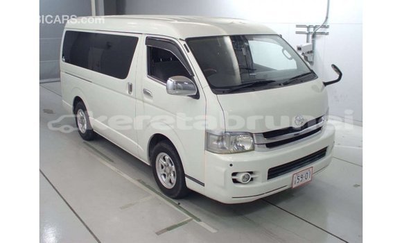 Buy Import Toyota Regius White Car in Import - Dubai in Belait Buy Import Toyota Regius White Car in Import - Dubai in Belait