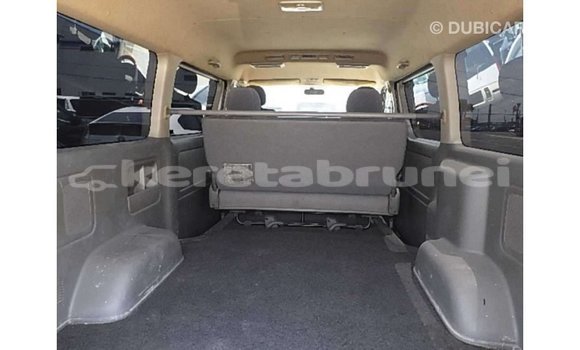 Buy Import Toyota Regius White Car in Import - Dubai in Belait Buy Import Toyota Regius White Car in Import - Dubai in Belait