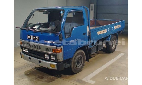 Buy Import Toyota HiAce Blue Truck in Import - Dubai in Belait Buy Import Toyota HiAce Blue Truck in Import - Dubai in Belait
