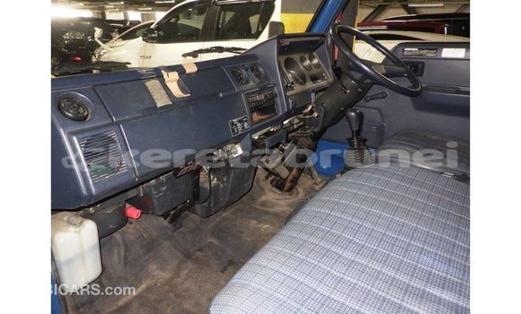 Buy Import Toyota HiAce Blue Truck in Import - Dubai in Belait Buy Import Toyota HiAce Blue Truck in Import - Dubai in Belait