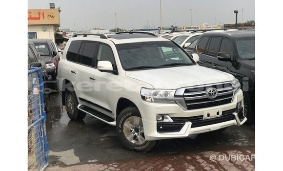 Buy Import Toyota Land Cruiser White Car in Import - Dubai in Belait Buy Import Toyota Land Cruiser White Car in Import - Dubai in Belait
