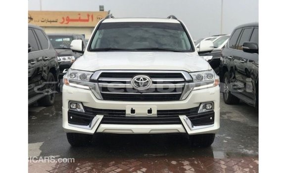 Buy Import Toyota Land Cruiser White Car in Import - Dubai in Belait Buy Import Toyota Land Cruiser White Car in Import - Dubai in Belait
