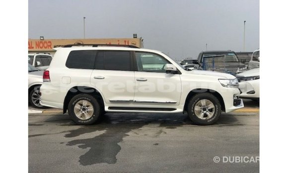 Buy Import Toyota Land Cruiser White Car in Import - Dubai in Belait Buy Import Toyota Land Cruiser White Car in Import - Dubai in Belait
