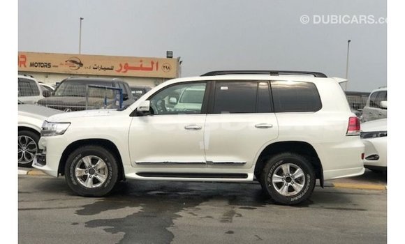 Buy Import Toyota Land Cruiser White Car in Import - Dubai in Belait Buy Import Toyota Land Cruiser White Car in Import - Dubai in Belait