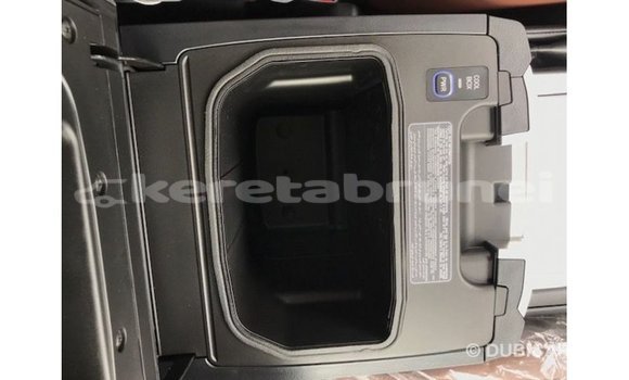 Buy Import Toyota Land Cruiser White Car in Import - Dubai in Belait Buy Import Toyota Land Cruiser White Car in Import - Dubai in Belait