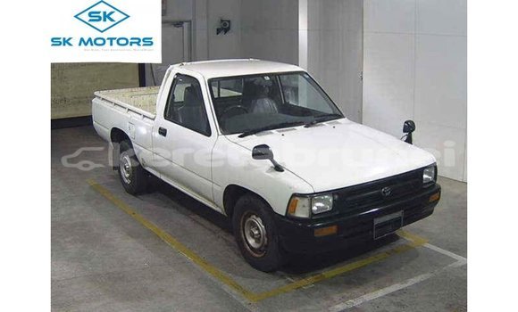 Buy Import Toyota Hilux White Car in Import - Dubai in Belait Buy Import Toyota Hilux White Car in Import - Dubai in Belait