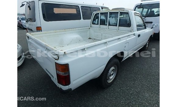 Buy Import Toyota Hilux White Car in Import - Dubai in Belait Buy Import Toyota Hilux White Car in Import - Dubai in Belait