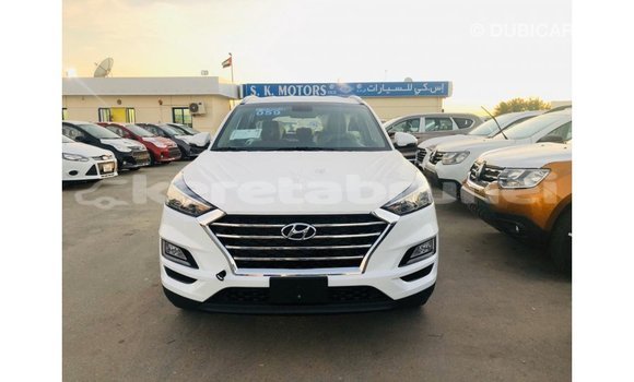Buy Import Hyundai Tucson White Car in Import - Dubai in Belait Buy Import Hyundai Tucson White Car in Import - Dubai in Belait