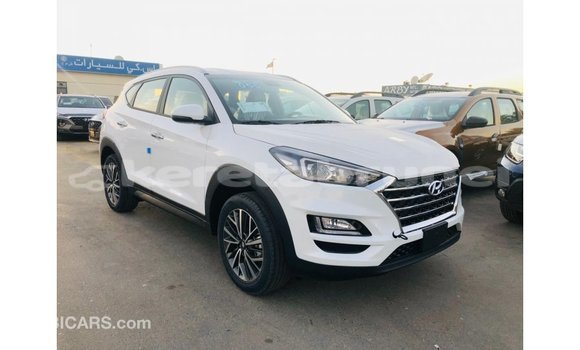 Buy Import Hyundai Tucson White Car in Import - Dubai in Belait Buy Import Hyundai Tucson White Car in Import - Dubai in Belait