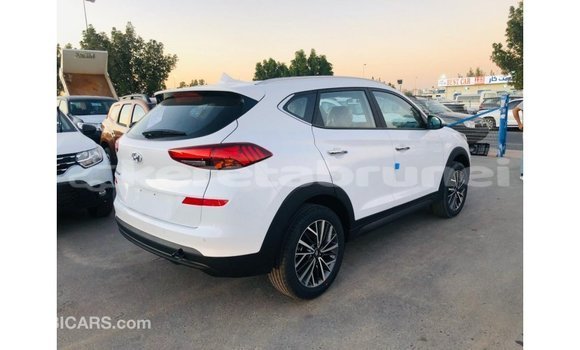 Buy Import Hyundai Tucson White Car in Import - Dubai in Belait Buy Import Hyundai Tucson White Car in Import - Dubai in Belait