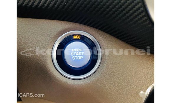 Buy Import Hyundai Tucson White Car in Import - Dubai in Belait Buy Import Hyundai Tucson White Car in Import - Dubai in Belait