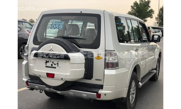Buy Import Mitsubishi Pajero White Car in Import - Dubai in Belait Buy Import Mitsubishi Pajero White Car in Import - Dubai in Belait