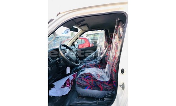 Buy Import Toyota Hiace White Car in Import - Dubai in Belait Buy Import Toyota Hiace White Car in Import - Dubai in Belait