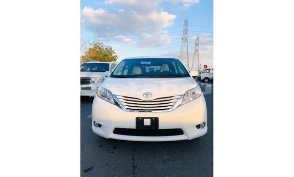 Buy Import Toyota Sienna White Car in Import - Dubai in Belait Buy Import Toyota Sienna White Car in Import - Dubai in Belait