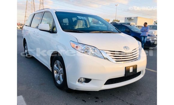 Buy Import Toyota Sienna White Car in Import - Dubai in Belait Buy Import Toyota Sienna White Car in Import - Dubai in Belait