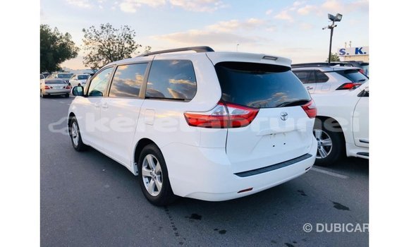 Buy Import Toyota Sienna White Car in Import - Dubai in Belait Buy Import Toyota Sienna White Car in Import - Dubai in Belait
