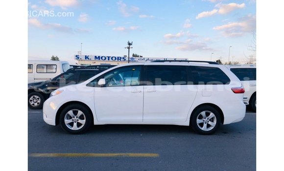 Buy Import Toyota Sienna White Car in Import - Dubai in Belait Buy Import Toyota Sienna White Car in Import - Dubai in Belait