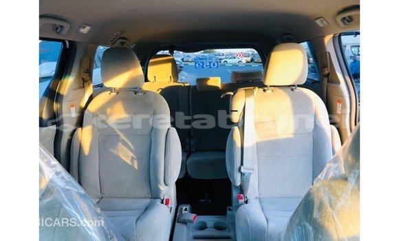 Buy Import Toyota Sienna White Car in Import - Dubai in Belait Buy Import Toyota Sienna White Car in Import - Dubai in Belait