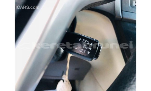 Buy Import Toyota Sienna White Car in Import - Dubai in Belait Buy Import Toyota Sienna White Car in Import - Dubai in Belait