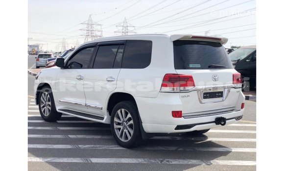 Buy Import Toyota Land Cruiser White Car in Import - Dubai in Belait Buy Import Toyota Land Cruiser White Car in Import - Dubai in Belait