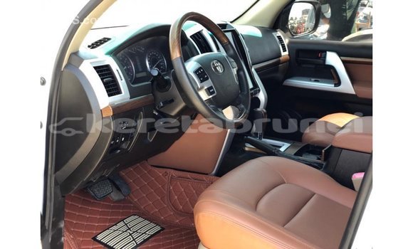 Buy Import Toyota Land Cruiser White Car in Import - Dubai in Belait Buy Import Toyota Land Cruiser White Car in Import - Dubai in Belait