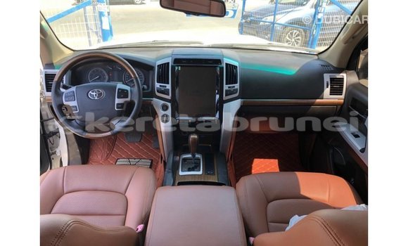 Buy Import Toyota Land Cruiser White Car in Import - Dubai in Belait Buy Import Toyota Land Cruiser White Car in Import - Dubai in Belait