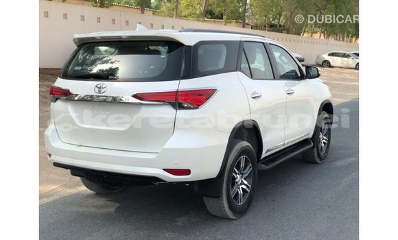 Buy Import Toyota Fortuner White Car in Import - Dubai in Belait Buy Import Toyota Fortuner White Car in Import - Dubai in Belait
