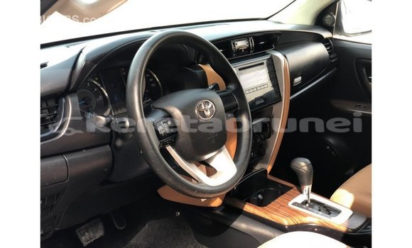 Buy Import Toyota Fortuner White Car in Import - Dubai in Belait Buy Import Toyota Fortuner White Car in Import - Dubai in Belait
