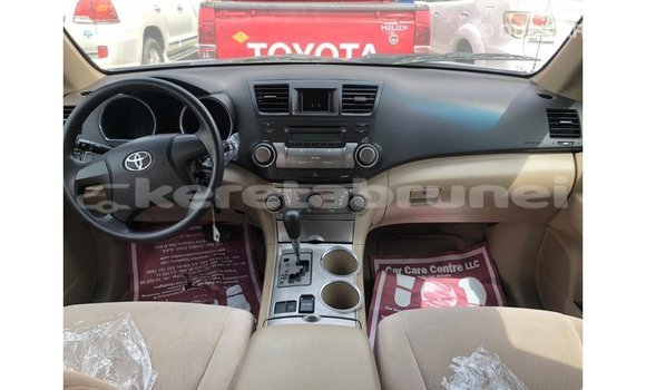 Buy Import Toyota Highlander Blue Car in Import - Dubai in Belait Buy Import Toyota Highlander Blue Car in Import - Dubai in Belait