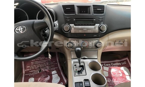 Buy Import Toyota Highlander Blue Car in Import - Dubai in Belait Buy Import Toyota Highlander Blue Car in Import - Dubai in Belait
