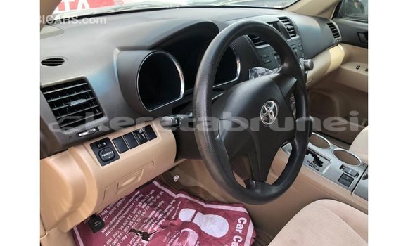 Buy Import Toyota Highlander Blue Car in Import - Dubai in Belait Buy Import Toyota Highlander Blue Car in Import - Dubai in Belait