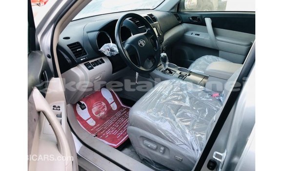 Buy Import Toyota Highlander Other Car in Import - Dubai in Belait Buy Import Toyota Highlander Other Car in Import - Dubai in Belait