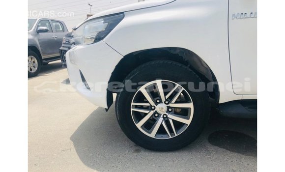 Buy Import Toyota Hilux White Car in Import - Dubai in Belait Buy Import Toyota Hilux White Car in Import - Dubai in Belait