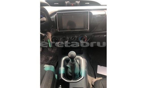 Buy Import Toyota Hilux White Car in Import - Dubai in Belait Buy Import Toyota Hilux White Car in Import - Dubai in Belait