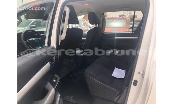 Buy Import Toyota Hilux White Car in Import - Dubai in Belait Buy Import Toyota Hilux White Car in Import - Dubai in Belait