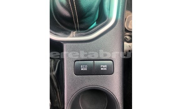 Buy Import Toyota Hilux White Car in Import - Dubai in Belait Buy Import Toyota Hilux White Car in Import - Dubai in Belait