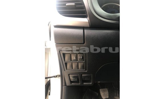 Buy Import Toyota Hilux White Car in Import - Dubai in Belait Buy Import Toyota Hilux White Car in Import - Dubai in Belait