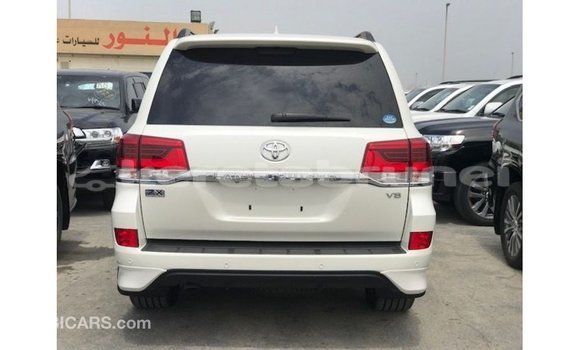 Buy Import Toyota Land Cruiser White Car in Import - Dubai in Belait Buy Import Toyota Land Cruiser White Car in Import - Dubai in Belait