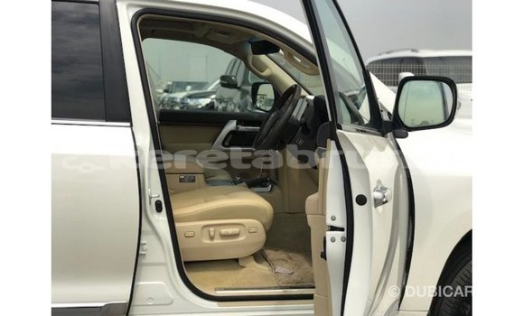Buy Import Toyota Land Cruiser White Car in Import - Dubai in Belait Buy Import Toyota Land Cruiser White Car in Import - Dubai in Belait