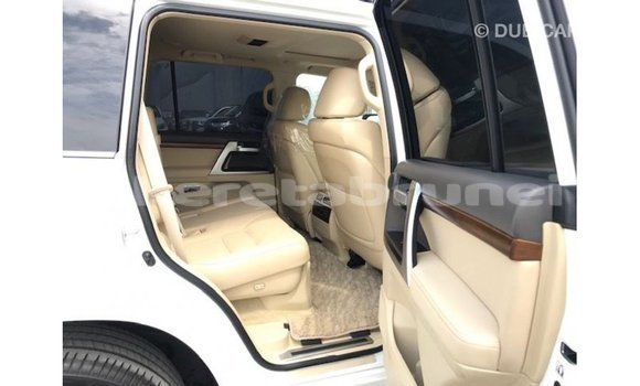 Buy Import Toyota Land Cruiser White Car in Import - Dubai in Belait Buy Import Toyota Land Cruiser White Car in Import - Dubai in Belait