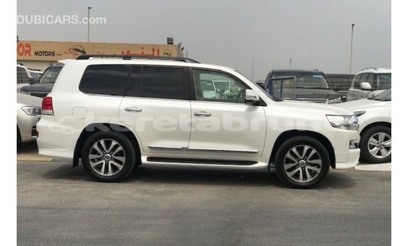 Buy Import Toyota Land Cruiser White Car in Import - Dubai in Belait Buy Import Toyota Land Cruiser White Car in Import - Dubai in Belait