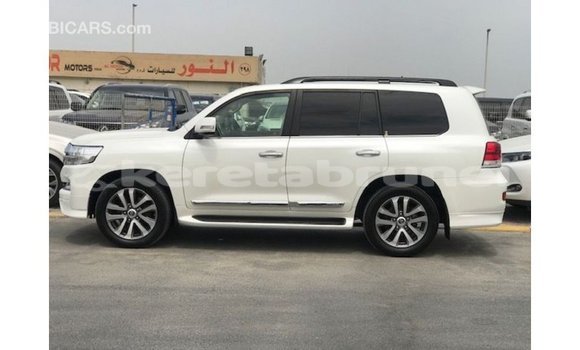 Buy Import Toyota Land Cruiser White Car in Import - Dubai in Belait Buy Import Toyota Land Cruiser White Car in Import - Dubai in Belait