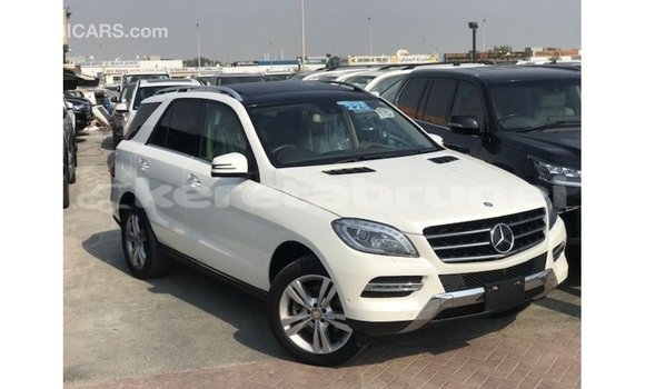 Buy Import Mercedes-Benz 190 White Car in Import - Dubai in Belait Buy Import Mercedes-Benz 190 White Car in Import - Dubai in Belait